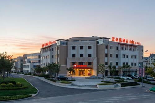 Ibis Dalian Yida Spring Field Hotel