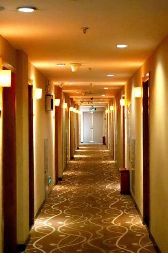 Hotel 7days Premium Dalian Airport