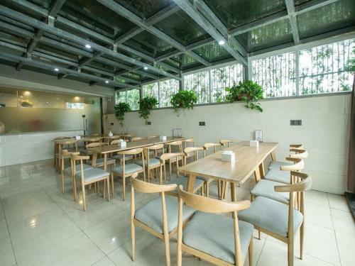 Hotel 7days Premium Chongqing West Station Branch
