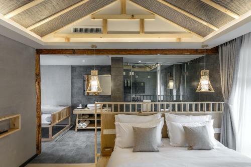 Lijiang Muqian Hotel