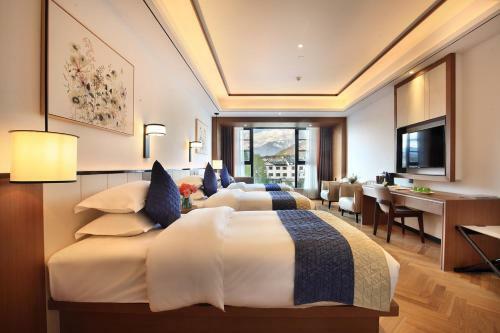 Lijiang Puyuan Jingshe Hotel