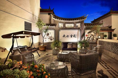 Lijiang Puyuan Jingshe Hotel