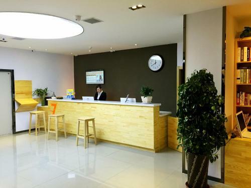 Hotel 7days Premium Dalian Development Zone Wucaicheng Rail Station
