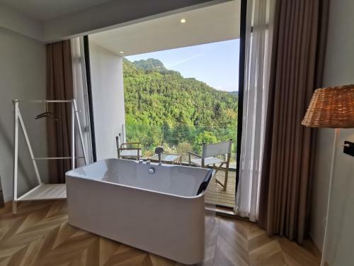 Zhangjiajie Slow Boutique Hotel