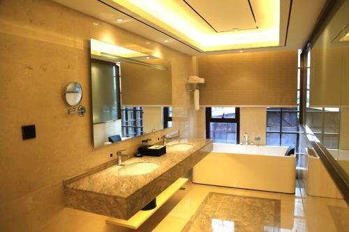 Zhongbo Art Hotel