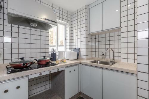Hotel Guangzhouliwan�up And Down Road