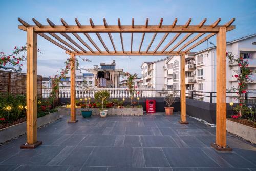 The Place Of Origin (Large Viewing Terrace & Bbq)