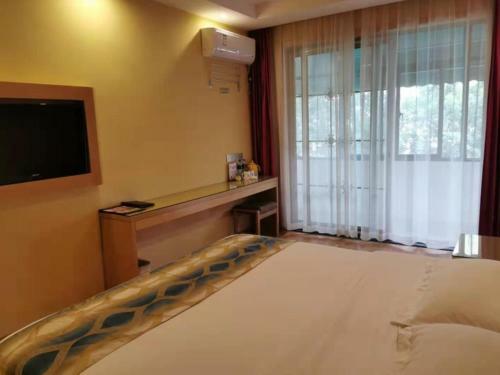 Shell Hefei Luyang District Sipai Building Subway Station Hotel