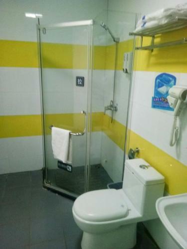 Hotel 7days Inn Huanggang Normal College