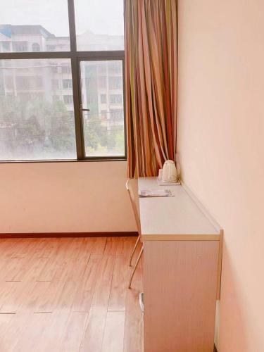 Hotel 7days Inn Huanggang Normal College