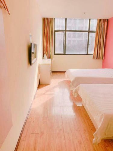 Hotel 7days Inn Huanggang Normal College