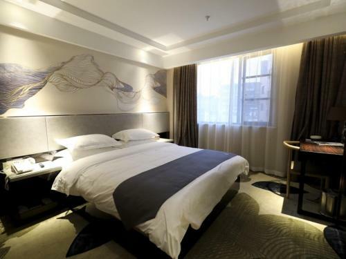 Greentree Eastern Jingde Town Railway Station Hotel