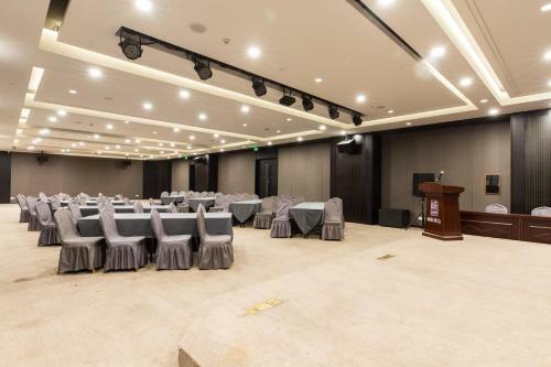 Hotel Yitel (linyi Binhe Avenue)
