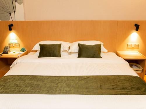 Greentree Inn Pingliang Jinding Times Square Express Hotel