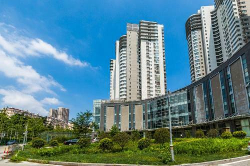 Hotel Qingdao Shinan�wusi Square�