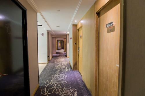 Hotel Yitel Shanghai Middle Ring Road Caobao Road