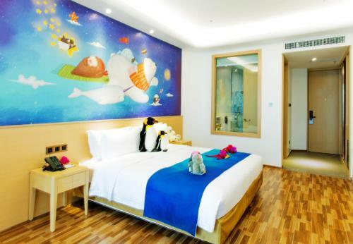 Hotel Big White Whale Ocean Exploration World