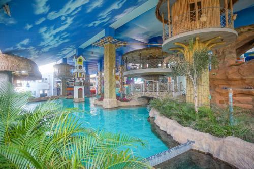 Hotel Big White Whale Ocean Exploration World