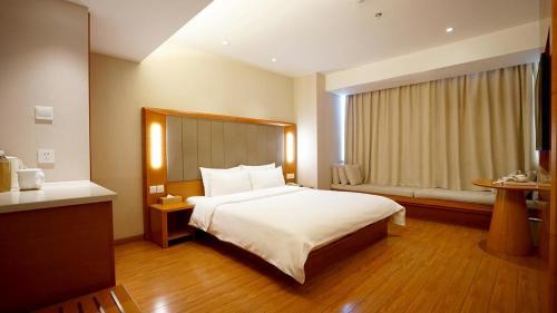 Ji Hotel (Shanghai South Railway Station)