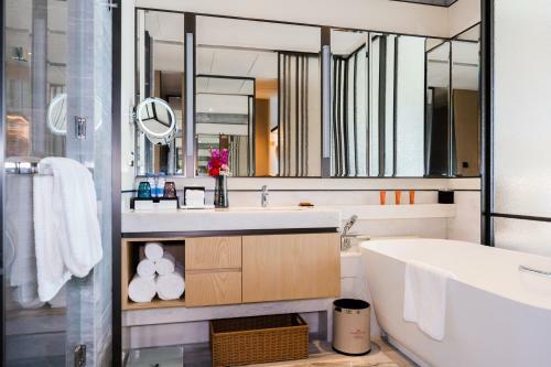 Crowne Plaza Shenzhen Nanshan, An Ihg Hotel