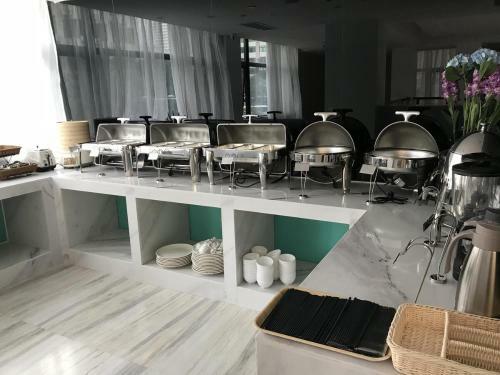 Lavande Hotel Shanwei Four Road City Square
