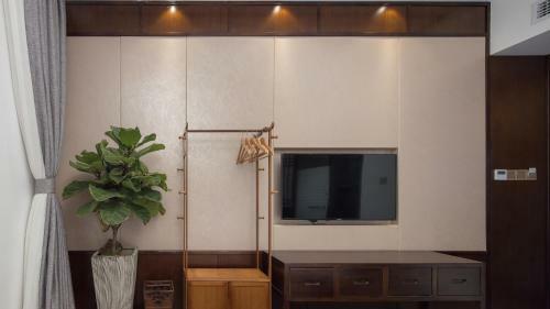Floral Hotel Fengxue Yeguiren