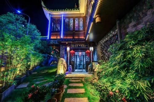 Floral Hotel Fengxue Yeguiren