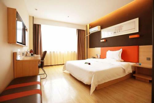 Hotel 7days Premium Weihai High-speed Rail Station Bathing Beach