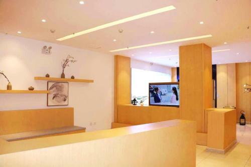Hotel 7days Premium Weihai High-speed Rail Station Bathing Beach