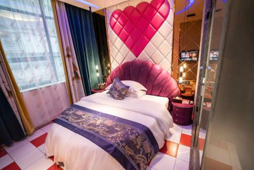 Tongren Qingyou Hotel