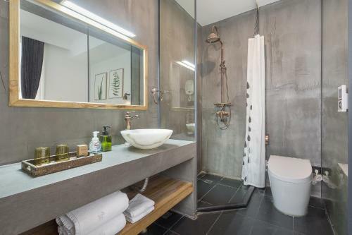 Wuzhen Shiguang Liusheng Gongyi Hotel