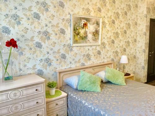Villa 4 Bedroom Cottage At Sbornaya Str.