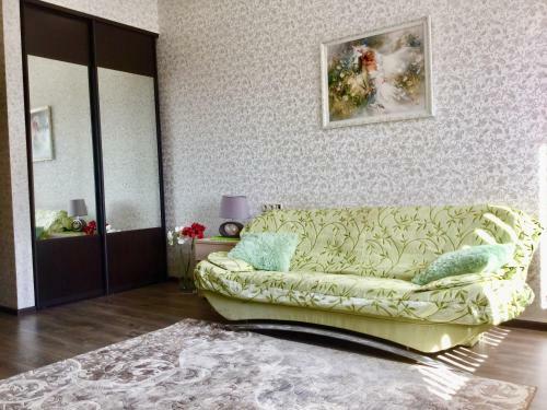 Villa 4 Bedroom Cottage At Sbornaya Str.