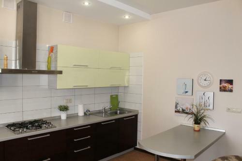 Villa 4 Bedroom Cottage At Sbornaya Str.