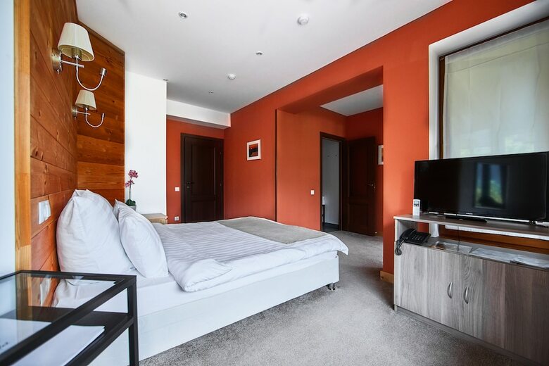 Hostal Park Chalet Residence