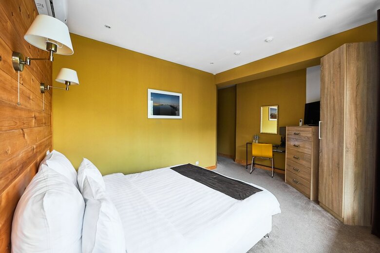 Hostal Park Chalet Residence