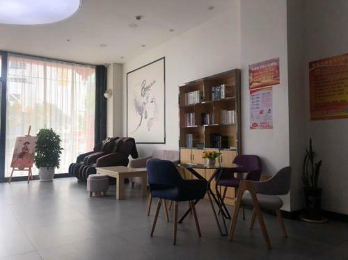 Hotel 7days Premium Yichang Gezhouba Branch