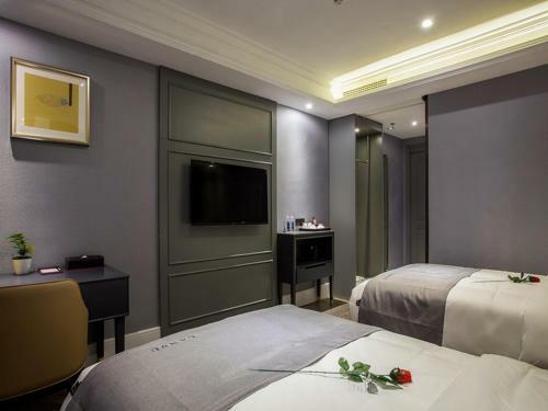 Lano Hotel Zhenjiang Baolong Square