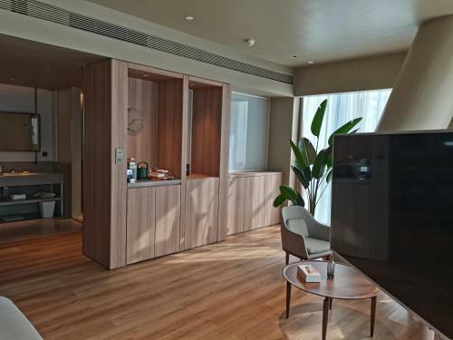Zhengzhou Crossing Hotel