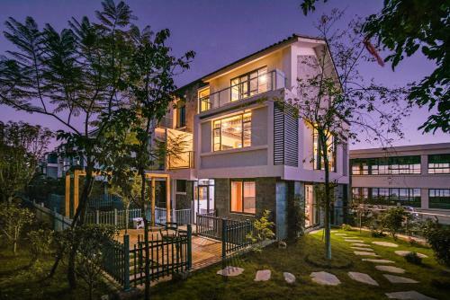 Shambhala Times Seaview Villa