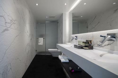 Hotel Mont XIX Full Lake View Luxury Villa