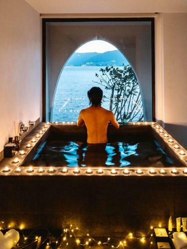 Hotel Mont XIX Full Lake View Luxury Villa