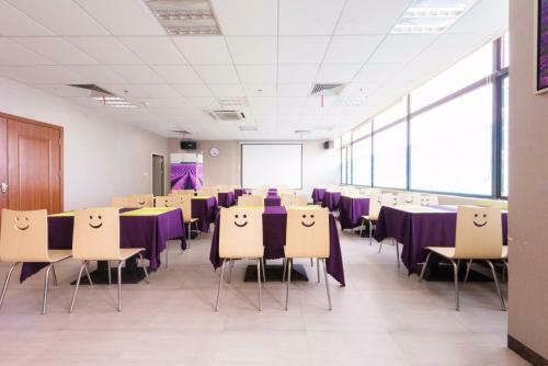 Lavande Hotel Heyuan Wanlong City