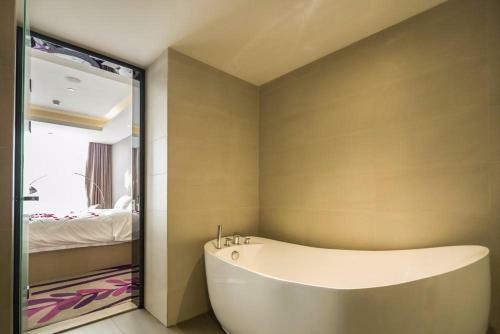 Lavande Hotel Shenzhen Baoan Haiya Binfencheng