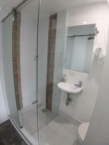Farallones Apartahotel - Betania