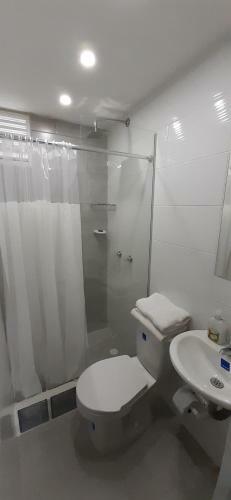 Farallones Apartahotel - Betania
