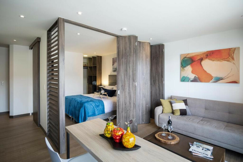 72 Hub Apartments - Pool - Gym - Sauna - Pet Friendly