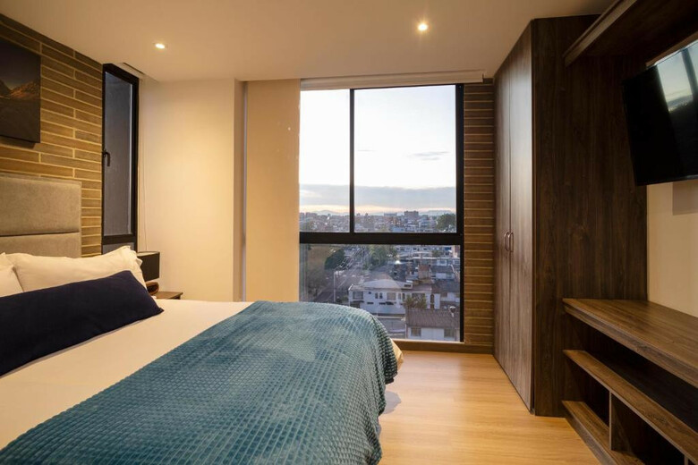 72 Hub Apartments - Pool - Gym - Sauna - Pet Friendly