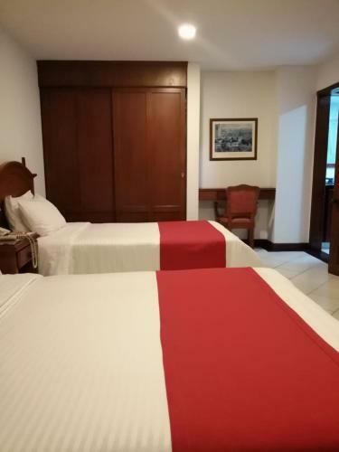 Travelers Apartamentos Y Suites - Castell�n de Juanamb�