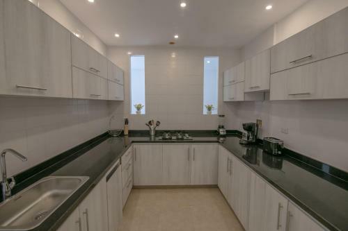 13 Bedroom Mansion In The Old City